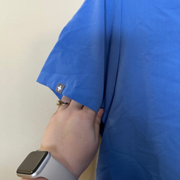 Figs Casma Three-Pocket Scrub Top™ Womens Size Small Cosmic Blue Nurse Medical - Picture 4 of 6